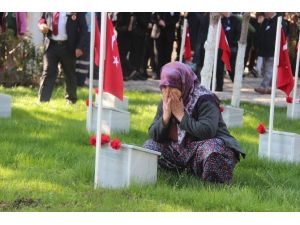 Çanakkale Türküsü Bergamalı Kadınları Ağlattı