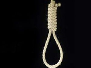 Kendini tavana astı