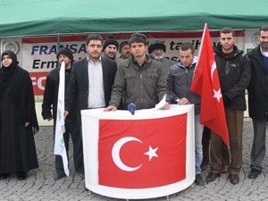 Yaptıkları maskaralık