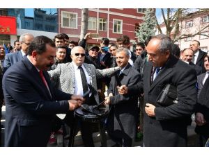 Kırşehir Valisi Öncü Oldu Siyasi Parti İl Başkanları Demir Dövdü