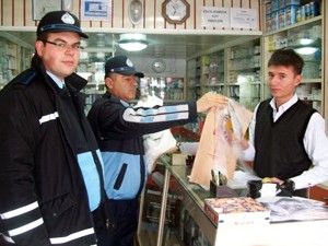 Karapınar'da çevre dostu poşetler dağıtıldı