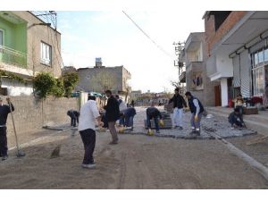 Kahta İlçesinde, Kilitli Parke Taşı Döşeme Çalışmaları Sürüyor