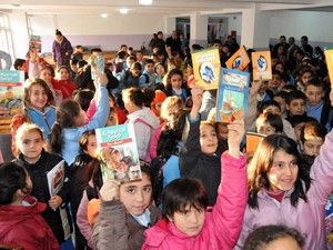 Bifa ilköğretim okullarında 8 bin kitap dağıtacak