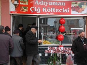 Adıyaman Çiğ Köfte 438. şubesini Hüyük'e açtı