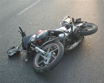 Motosikletli üniversite öğrencisi hayatını kaybetti