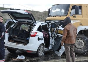 Sandıklı’da Cenaze Konvoyuna Kamyon Çarptı, 1 Ölü 2 Yaralı