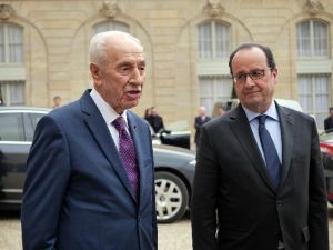 Hollande, Peres İle Görüştü