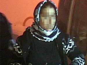 Kendisine şiddet uygulayan kocasını bıçakladı