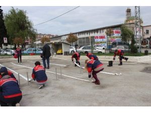 Doktor, Avukat Ve Öğretmenler Gönüllü İtfaiyeci Oluyor