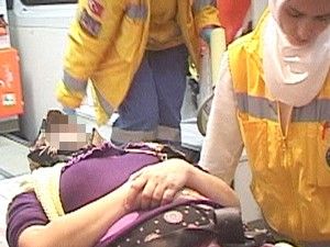 Tartıştığı eşini bıçakladı