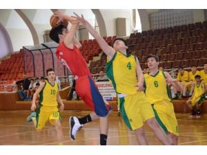 Küçük Erkekler Basketbol Ege Bölge Şampiyonası Sona Erdi