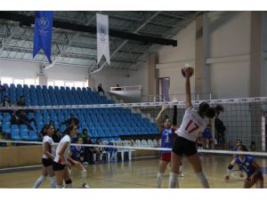 Gençler Voleybol Yarı Finalleri Sona Erdi