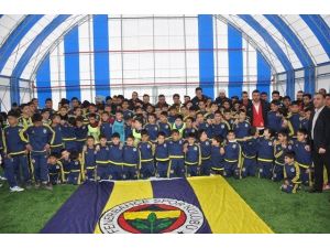 Patnos’ta Fenerbahçe Patnos Futbol Okulu Açıldı.