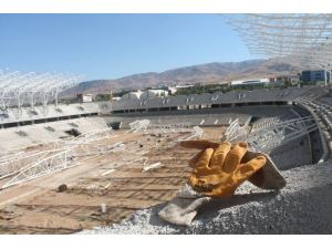 Malatya Arena Stadı Yeni Sezona Yetiştirilmeye Çalışılıyor