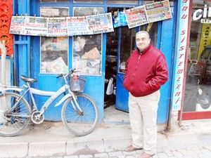55 yıldır gazete satıyor