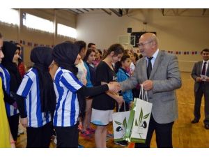 Ayvalık’ta Badminton Heyecanı Başladı