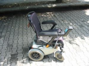 Engelli kadının akülü arabasını çaldılar