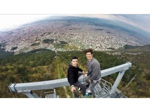 Dünyanın En Uzun Teleferiğinde Tehlikeli Selfie