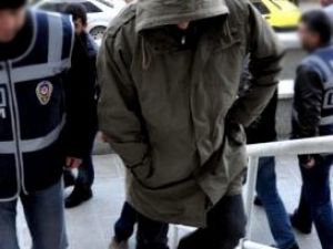 1 PKK kuryesi ile 2 kişi gözaltına alındı