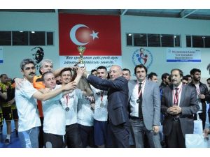 Kurumlar Arası Salon Futbol Turnuvası Sonlandı