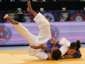 Bakan Çağatay Kılıç Milli Judocularımıza Başarı Diledi