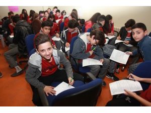 Küçükçekmeceli Öğrencilere Bağımlılık Semineri