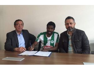 Torku Konyaspor, Kibong Mbamba’nın Sözleşmesini Uzattı