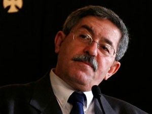 Cezayir'de koalisyon ortakları bile Başbakanı eleştirdi