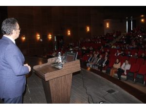 Elazığ’da Uyuşturucuyla Mücadele Konferansı Verildi