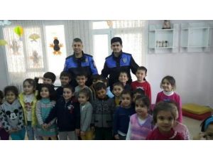 Polis’ten Öğrencilere "Güvenli Nesil, Güvenli Gelecek" Semineri