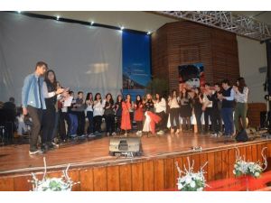 Edremit Liseler Arası Türk Halk Müziği Solo Ses Yarışması Düzenlendi