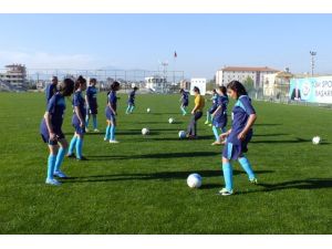 Hacı Mustafa Bankoğlu Ortaokulu Kız Takımı Antalya’yı Temsil Edecek