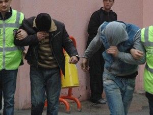 Fabrika binasını parçalayan hırsızlar tutuklandı