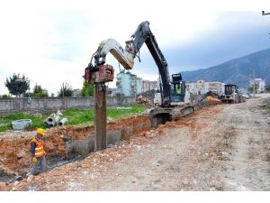 Finike’ye 180 Kilometre Kanalizasyon Döşeniyor