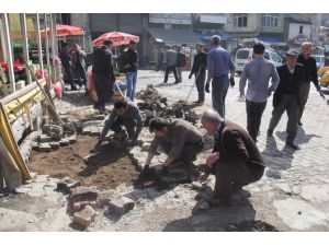 Bitlis Belediyesi’nden Yol Onarım Çalışması