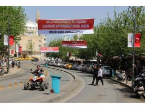 Şanlıurfa 11 Nisan Öncesi Bayraklarla Donatılıyor