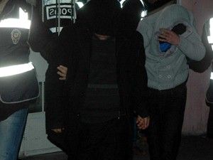 Koltuk altından 2.5 kg. eroin çıktı