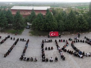 Akşehir Anadolu Lisesi'nden Polis Haftasında Anlamlı Mesaj