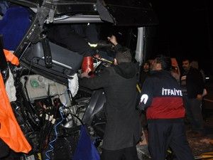 Ereğli'de tır silindire arkadan çarptı