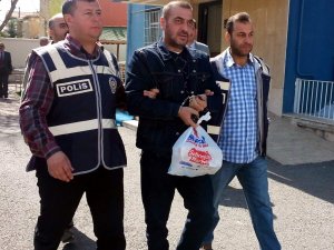 Alkış Ve Tezahüratla Cezaevine Uğurlandı