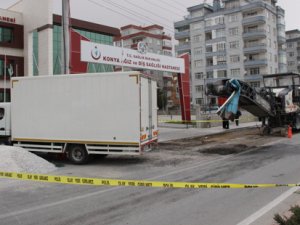 Kaldırımda Bekleyen Kadın Kamyonetin Altında Kalarak Öldü