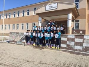 Denizlispor’dan Tepedam İlköğretim Okulu’na Spor Malzemesi