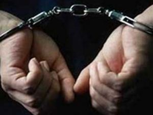 İzmir'de gümrük operasyonu: 30 gözaltı