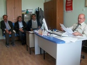 Emirgazi'de Yeşil Kart sahipleri Kaymakamlığa akın etti
