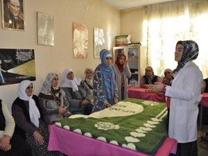Seydişehir'de kadınlar cenaze yıkamayı öğreniyor