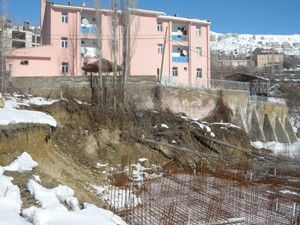 Başyayla Sağlık Ocağı heyelan tehdidi altında