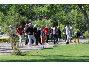 Parklarda Sabah Sporları Başladı