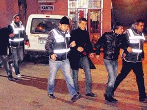 Otomobil çalıp hırsızlık yapan 3 kişi yakalandı