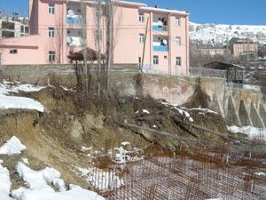 Başyayla Sağlık Ocağı heyelan tehdidi altında