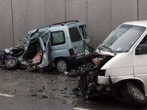 Konya'da feci kaza: 2 ölü 5 yaralı